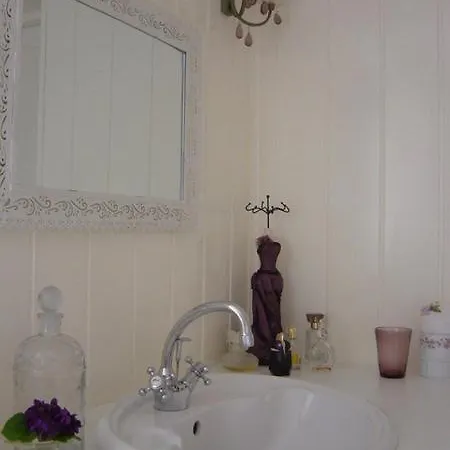 Chambres D'hotes Nidadour Bed and Breakfast *