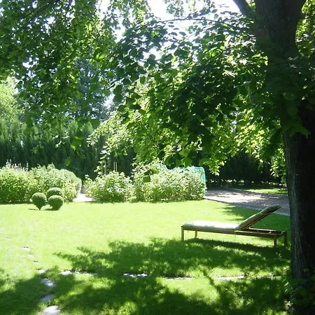 Chambres D'hotes Nidadour Bed and Breakfast *